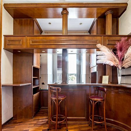 Downtown Luxury B&B - Termini Train Station Рим Екстериор снимка