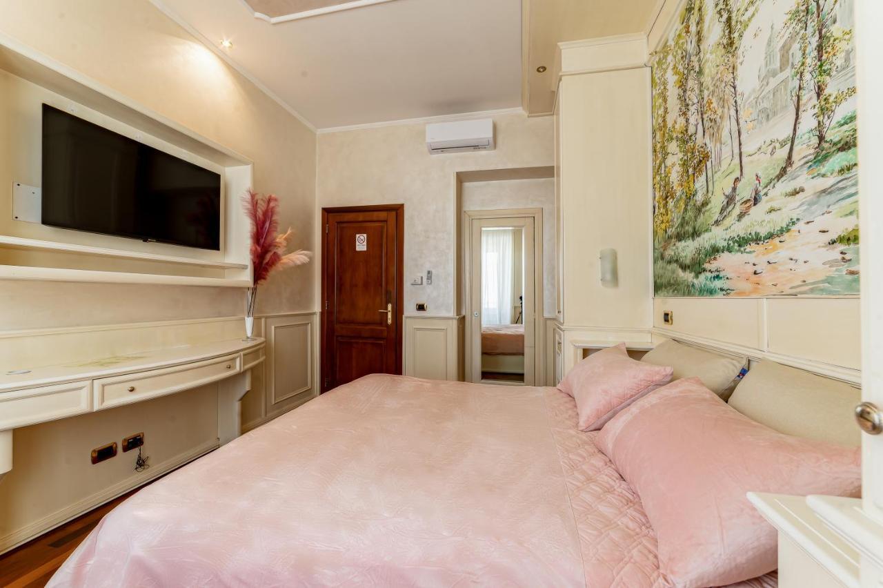 Downtown Luxury B&B - Termini Train Station Рим Екстериор снимка