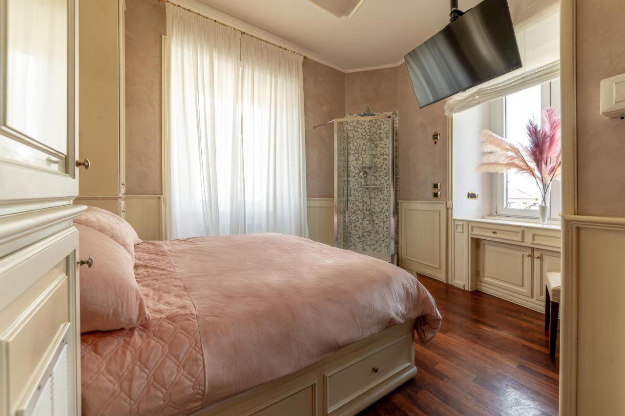 Downtown Luxury B&B - Termini Train Station Рим Екстериор снимка
