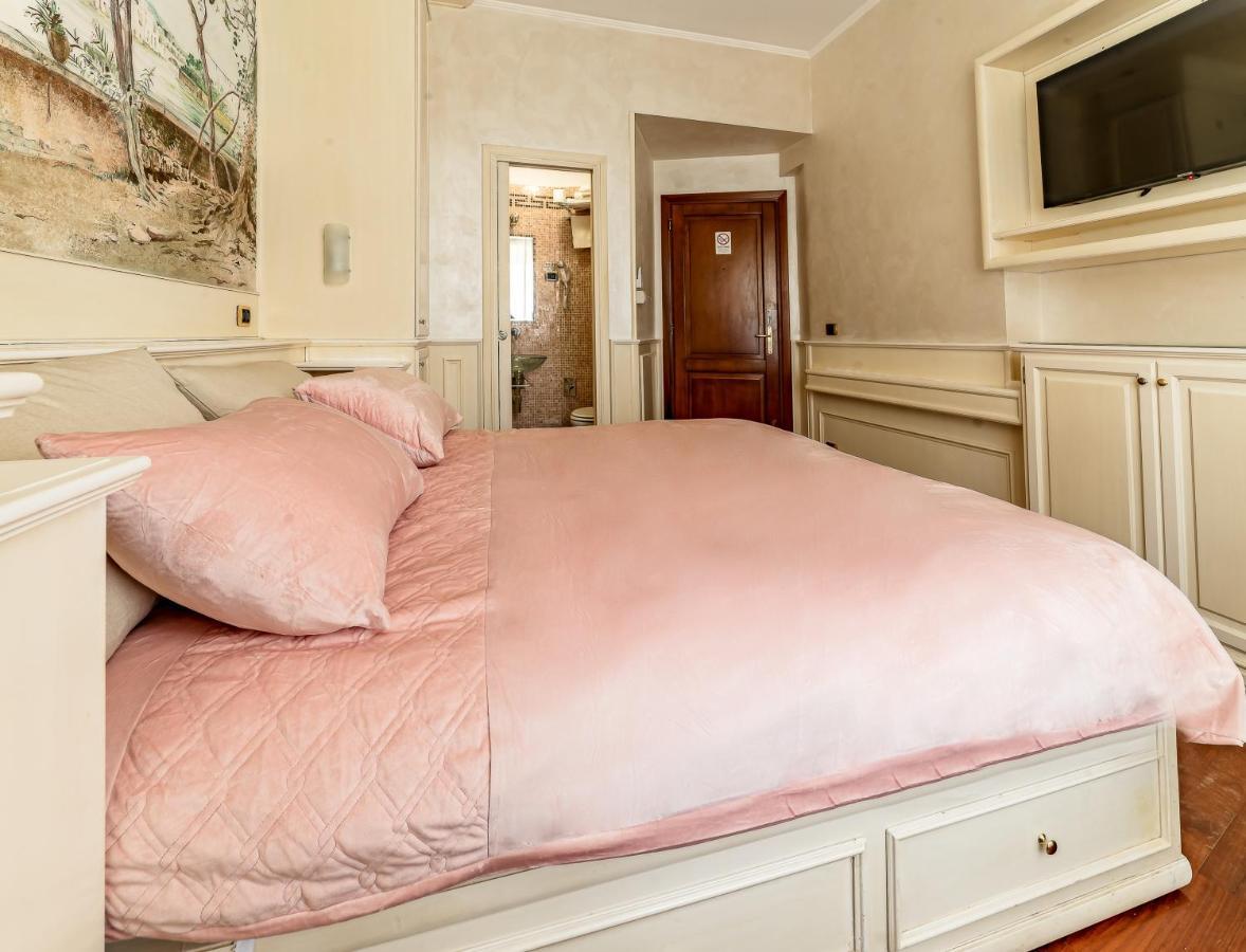 Downtown Luxury B&B - Termini Train Station Рим Екстериор снимка